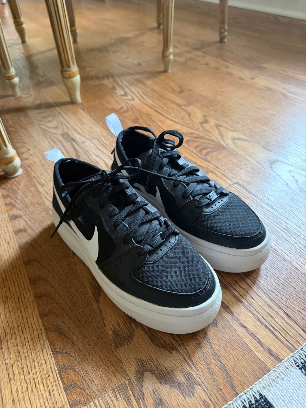 Nike Court Vision Alta Women’s platform Sneakers size 7